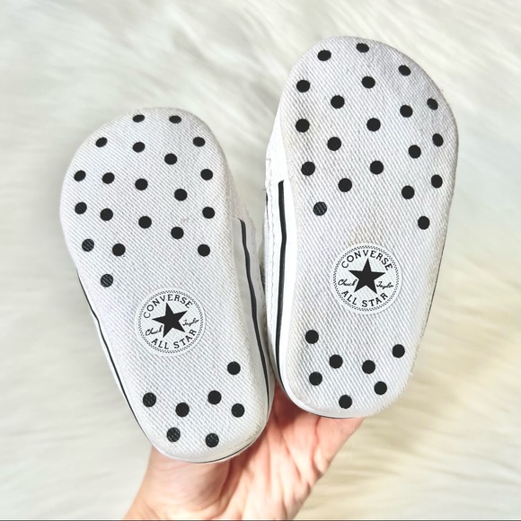 White infant converse runners - Picture 6 of 6